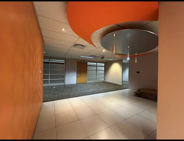 297.90M² OFFICE TO LET IN HIGHVELD